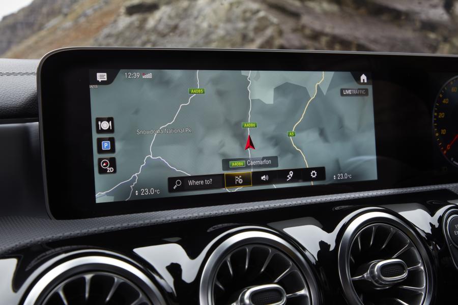 Детали интерьера Mercedes-AMG A35 4Matic Sedan (V177) 2019 года  (UK) (фото 73 из 74)